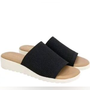 NIB Kensie Ellie Knit Slip-On Sandal